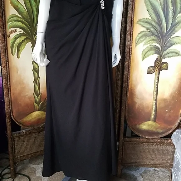 Davids Bridal Formal black dress - Picture 4 of 8